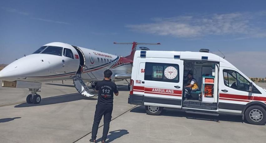 Ambulans uçak Urfa'dan 3 bebek için havalandı