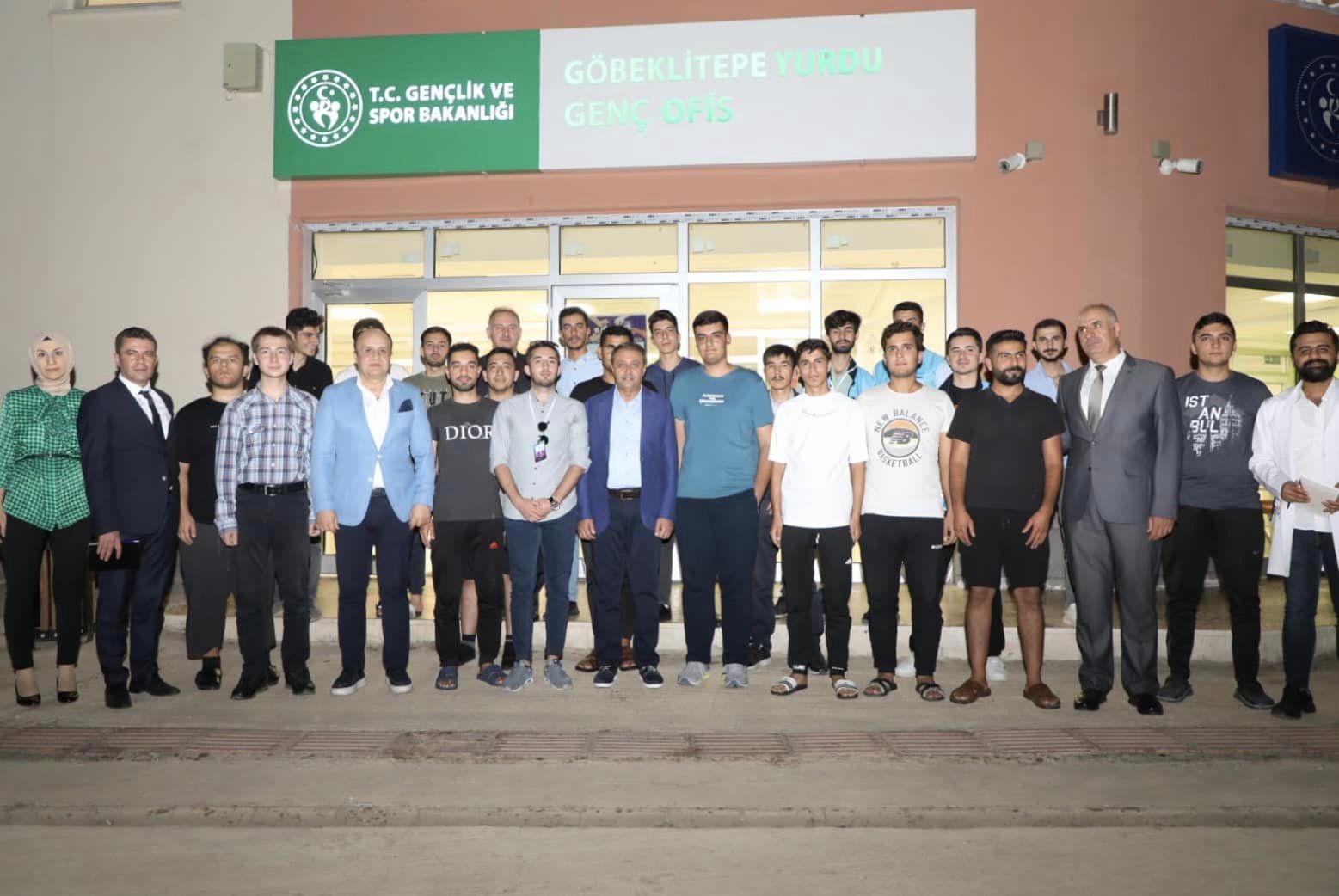 Vali Şıldak, HRÜ'lü öğrencilerle bir araya geldi