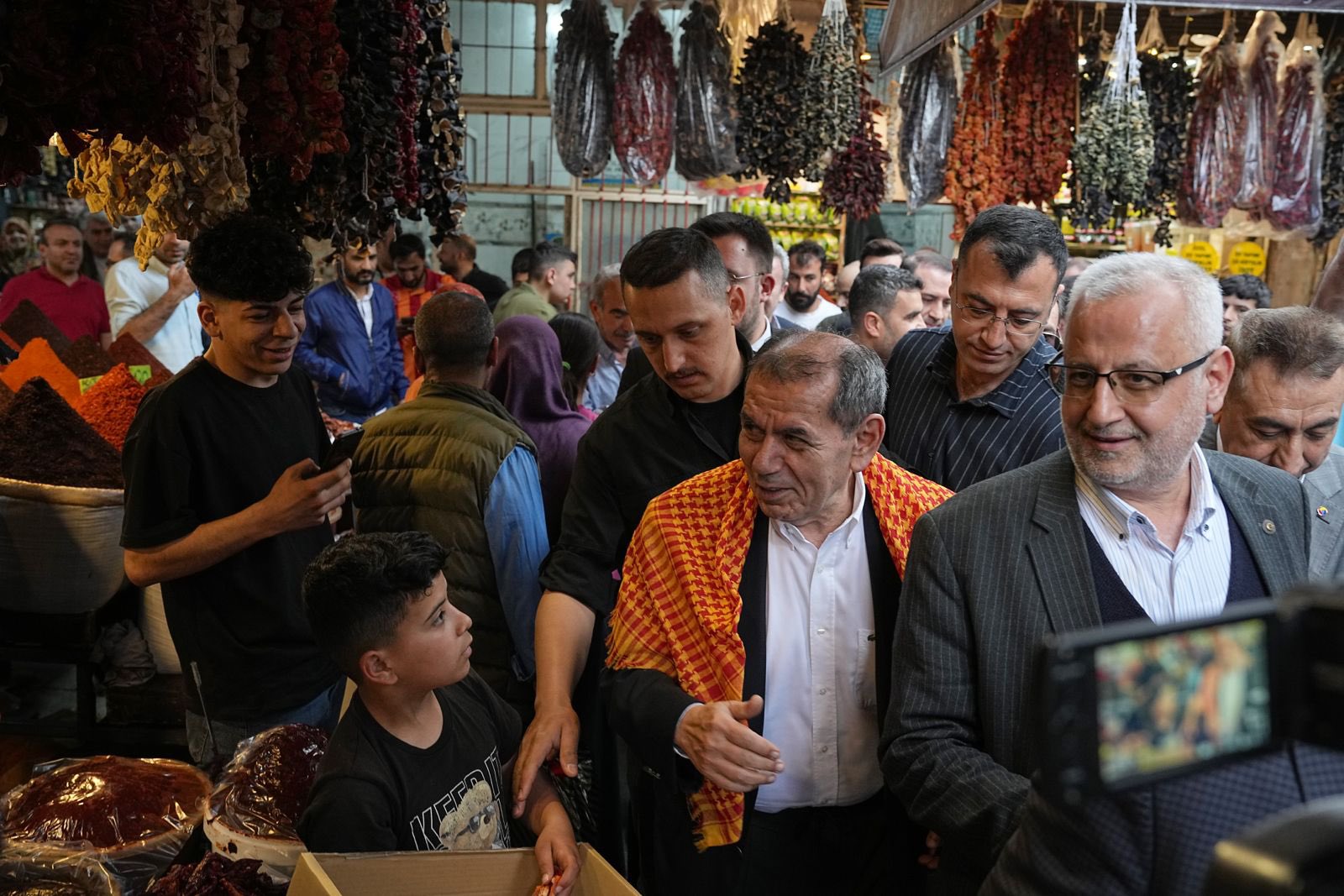 Dursun Özbek Urfa'da