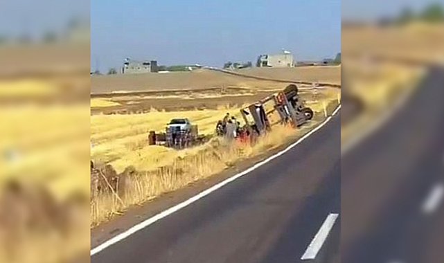 Urfa’da kamyon devrildi