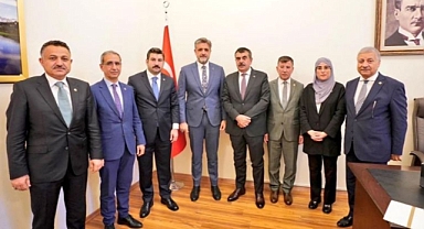 Urfa vekilleri, Milli Eğitim Bakanı ile bir araya geldi  