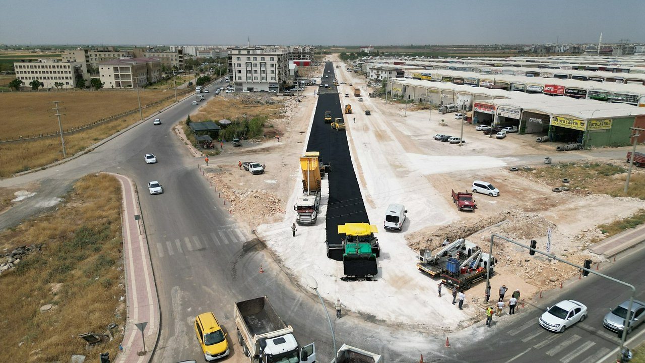 Kavurucu sıcakta asfalt çalışması