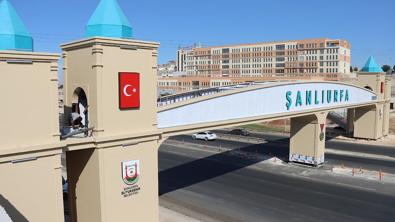 Okullar bölgesi estetik üstgeçidine kavuştu