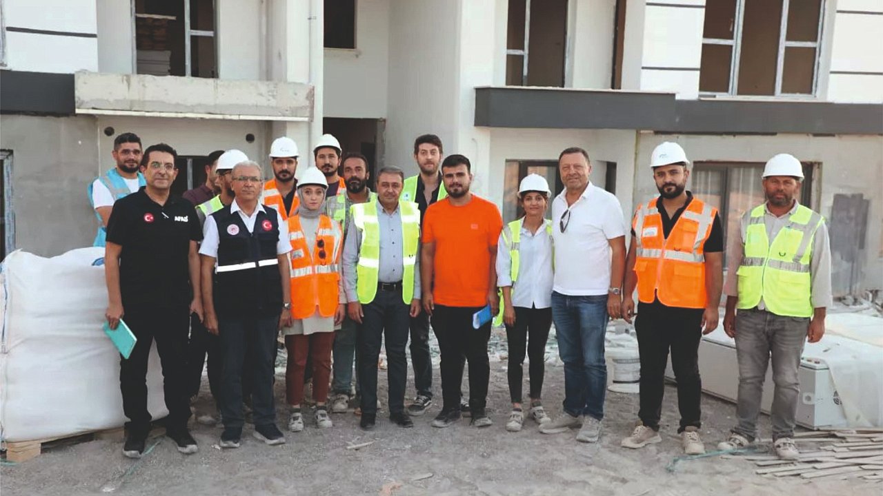 Vali Şıldak, deprem konutlarını inceledi