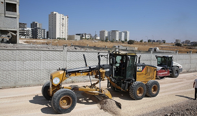 Karaköprü’de yeni yol açma çalışmaları devam ediyor