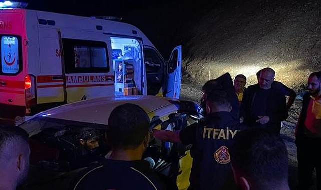 Urfa’da otomobil ile ticari araç çarpıştı: 11 yaralı