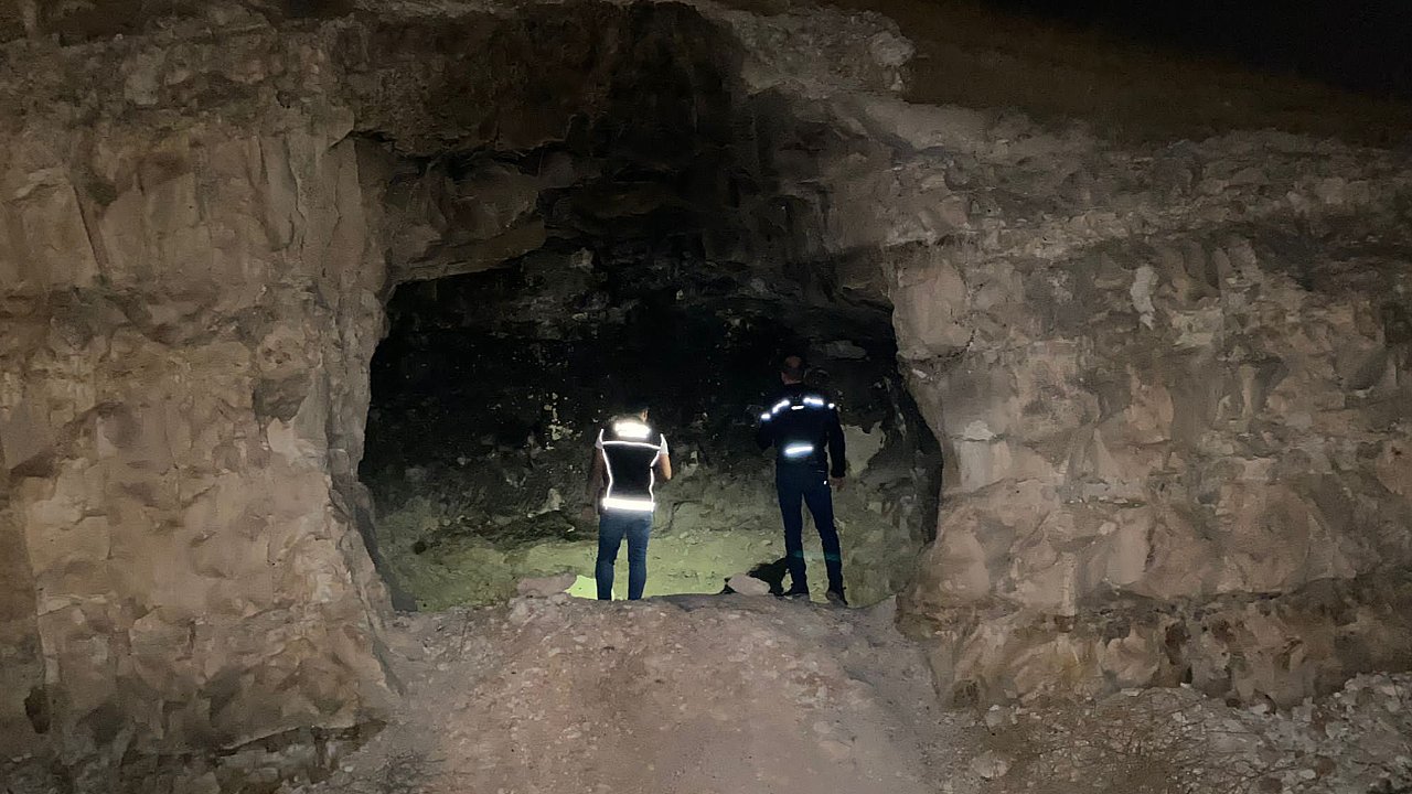 Urfa polisi zehir satıcılarının inlerine girdi