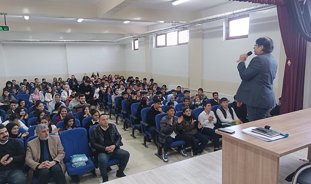 Hilvan ve Siverek'te bağımlılıkla ile ilgili seminer verildi