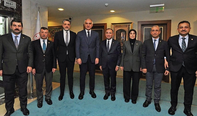 Urfa milletvekilleri, Bakan Ersoy ile bir araya geldi