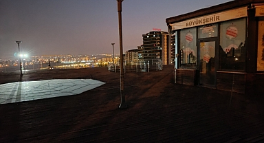 Çocuk Oyun Dünyası, karanlık bir masalın kapılarını aralıyor! Umut Tanal'da