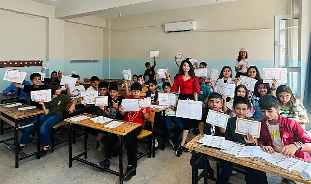 Şanlıurfa'da 706 bin öğrenci karnelerini aldı