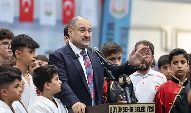 BÜYÜKŞEHİR BELEDİYESİ, 2025 YAZ SPOR OKULLARI SEZONUNU COŞKUYLA AÇTI