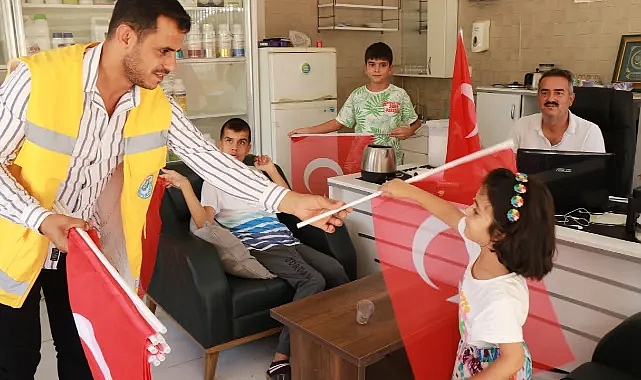 Haliliye Bayraklarla Donatılıyor