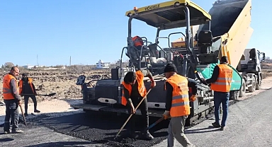 Siverek'te, yol ve altyapı çalışmaları sürüyor