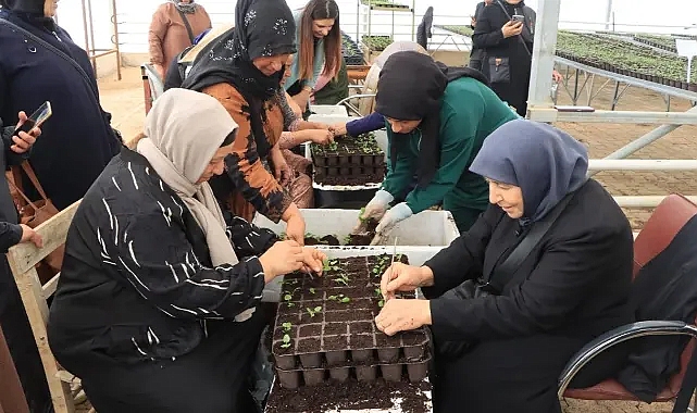 Büyükşehir, emeklilere hem eğitim verdi hem moral sağladı