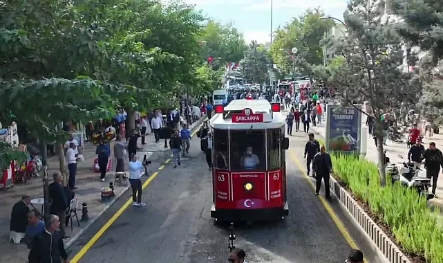 Divanyolu nostaljik tramvayla tanıştı