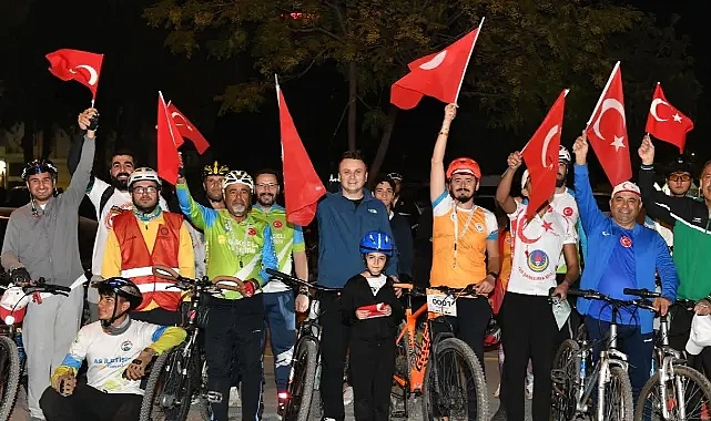Şanlıurfa’da Cumhuriyet için bisikletle tur attılar
