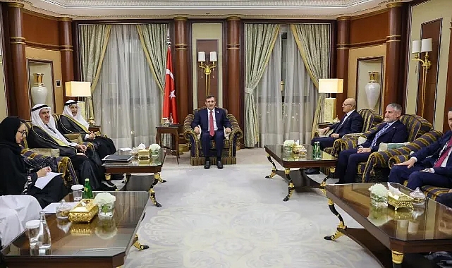 Şanlıurfalı eski Bakandan Suudi Arabistan’a üst düzey ziyaret