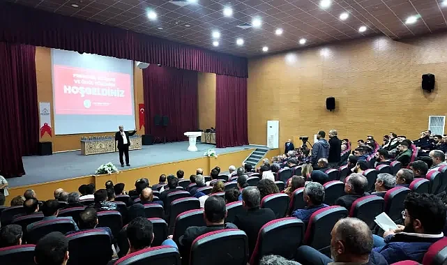 Karaköprü Belediyesinde başarılı personel ödüllendirildi