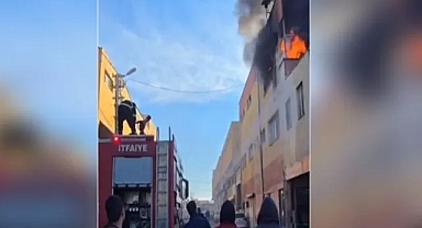 Şanlıurfa’da bir işyerinde yangın (VİDEO)