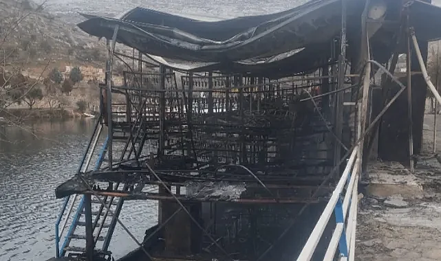 Halfeti'de bir dubada yangın