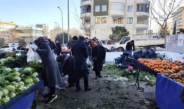 Şiddetli don Şanlıurfa'da pazarları vurdu!