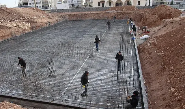 Canpolat, Haliliye’ye yüzme havuzu kazandırıyor