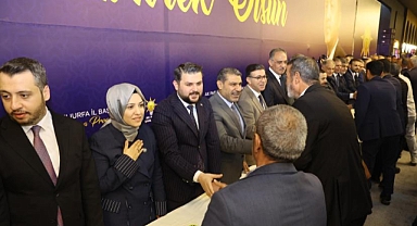 AK Parti’nin bayramlaşma programına yoğun katılım