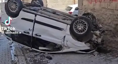 Eyyübiye'de bir otomobil takla attı