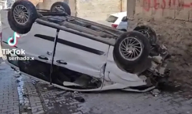 Eyyübiye'de bir otomobil takla attı