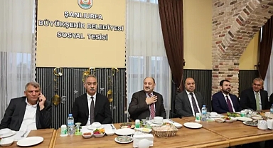 Gülpınar, ilçe belediye başkanlarıyla iftarda buluştu