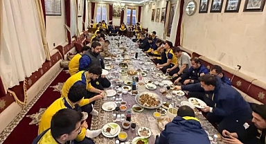 Kavurma ve çiğköfteyi yediler, puanı alıp gittiler