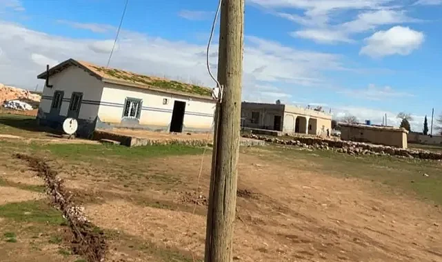 Şanlıurfa'da direği oyup kaçak hat çektiler