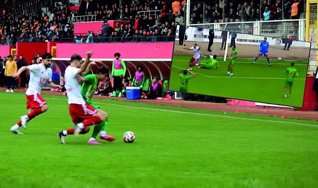 Umutlar Şanlı takımın kendi kalesine takıldı