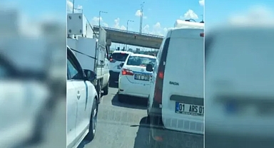 Ataşehir kavşağında trafik ağır aksak ilerliyor