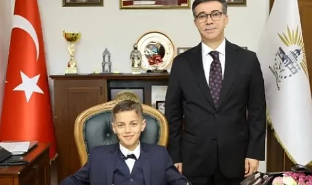 Başkan Bucak, koltuğunu öğrencilere devretti