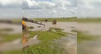 Ceylanpınar’da suda mahsur kalan 4 kişi kurtarıldı