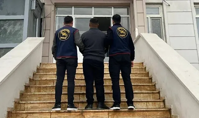 Hırsızlık suçundan aranan kişi yakalandı