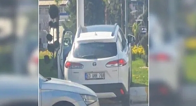 Kontrolden çıkan ticari araç kaldırıma çıktı