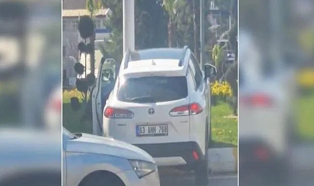 Kontrolden çıkan ticari araç kaldırıma çıktı