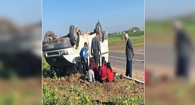 Şanlıurfa’da minibüs takla attı: 3 yaralı
