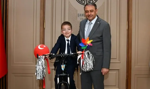 Vali Şıldak, koltuğunu 4. sınıf öğrencisine devretti