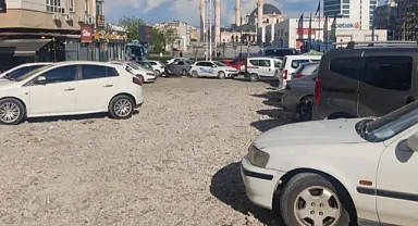 Bahçelievler’deki park sorunu vatandaşı zorluyor