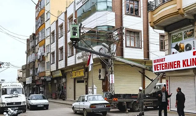 Dicle Elektrik’ten Şanlıurfa’da fırtına mesaisi