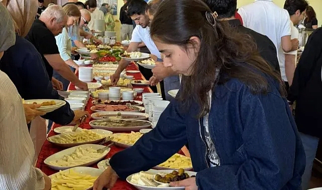 Harran Üniversitesi, gönüllere dokunuyor
