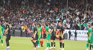 İlk yarı sona erdi. Tek gol ve 2 kırmızı kart var