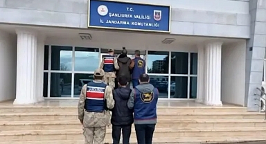 Resmi belgede sahtecilik yapan hükümlüler yakalandı