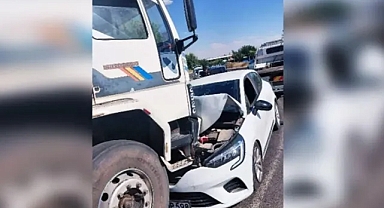 Eyyübiye'de otomobil ile kamyon çarpıştı