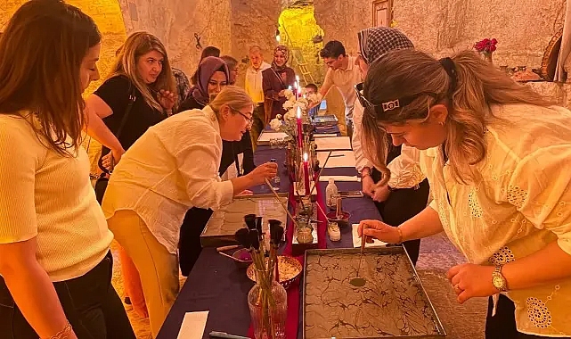 Geleneksel Ebru Sanatı, Şanlıurfa'da sanatseverlerle buluştu
