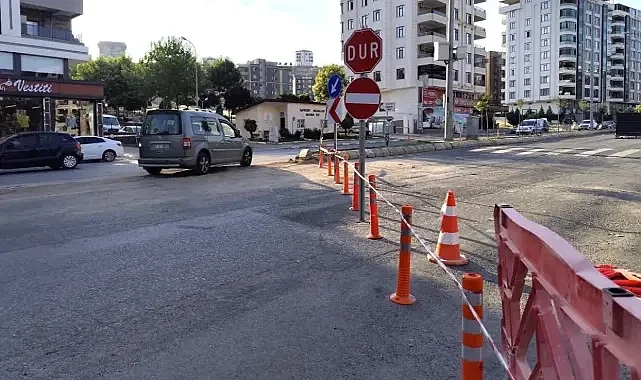 Karaköprü'de ikinci yol çökme vakası